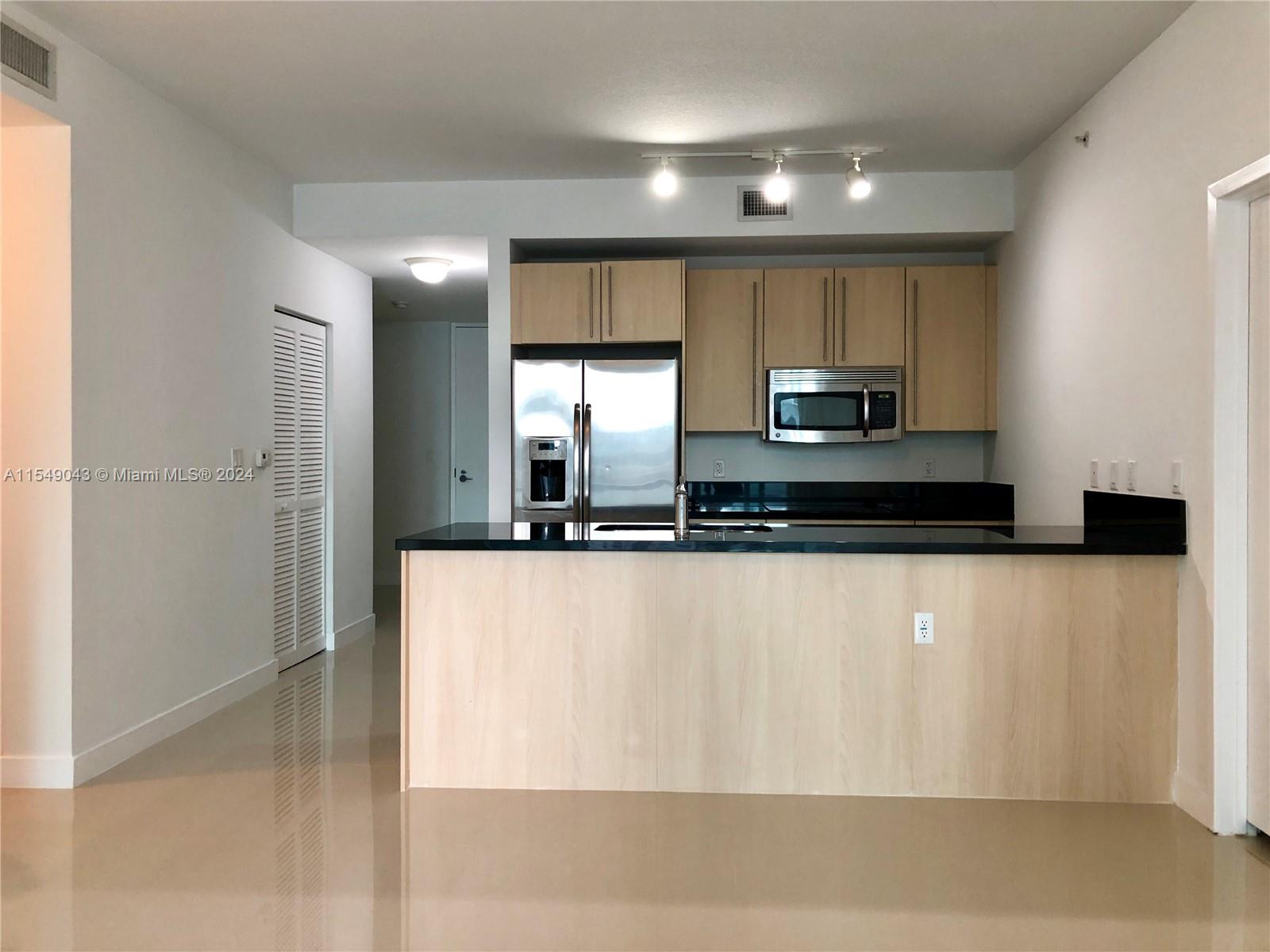 1111 SW 1st Ave # 1617N