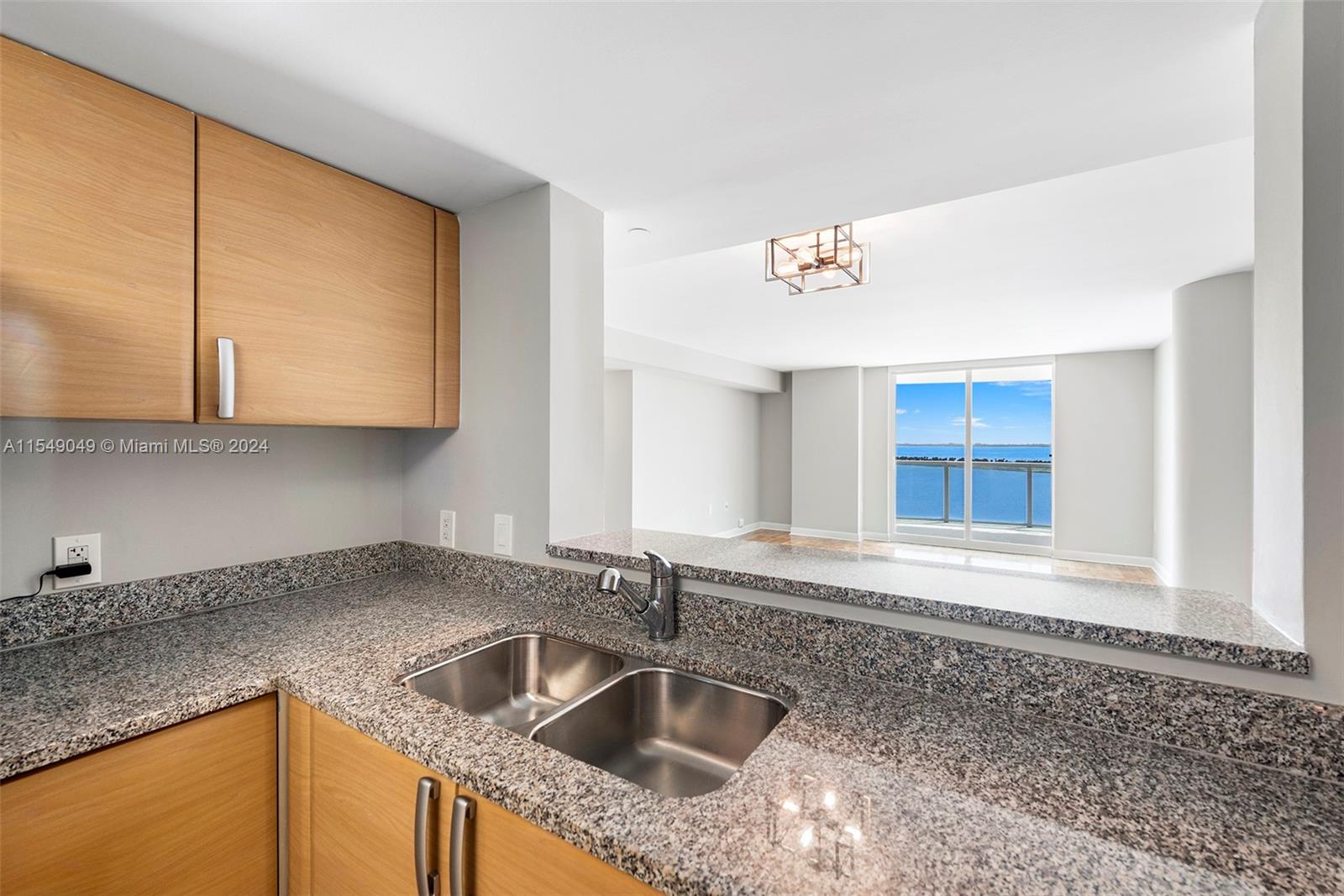 2101 Brickell Ave # 906