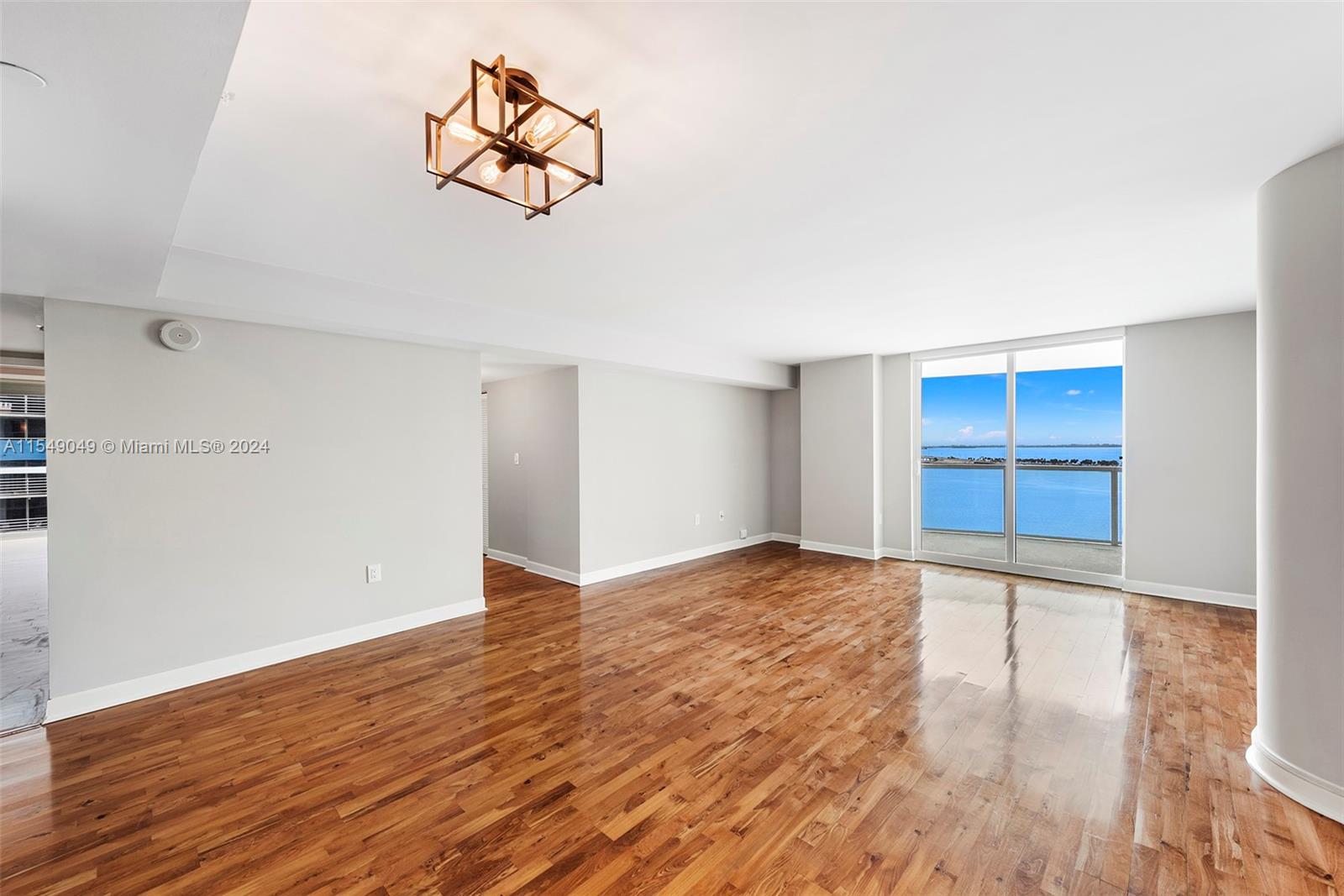 2101 Brickell Ave # 906