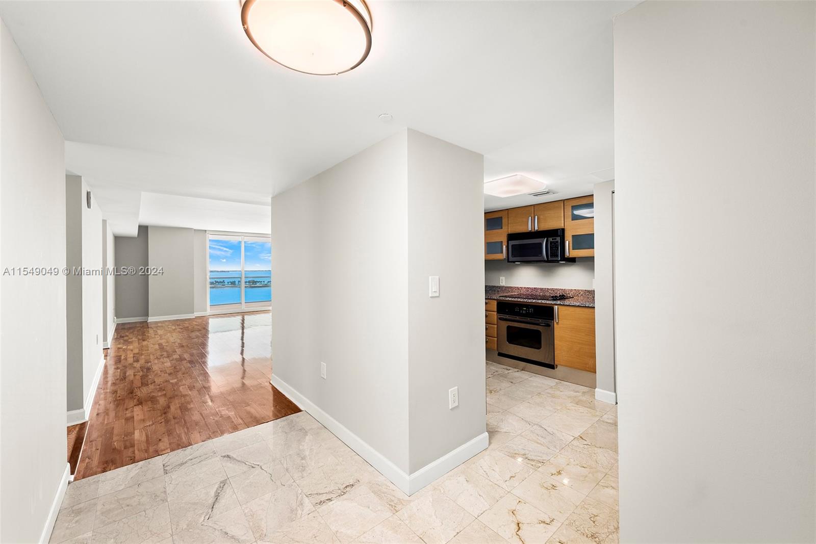 2101 Brickell Ave # 906
