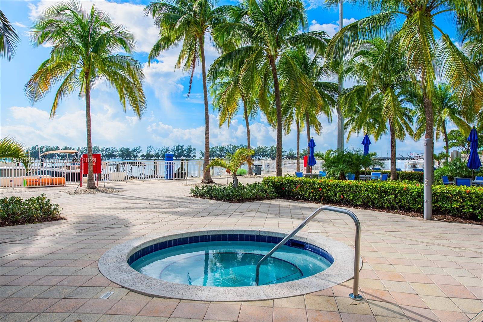 2101 Brickell Ave # 906