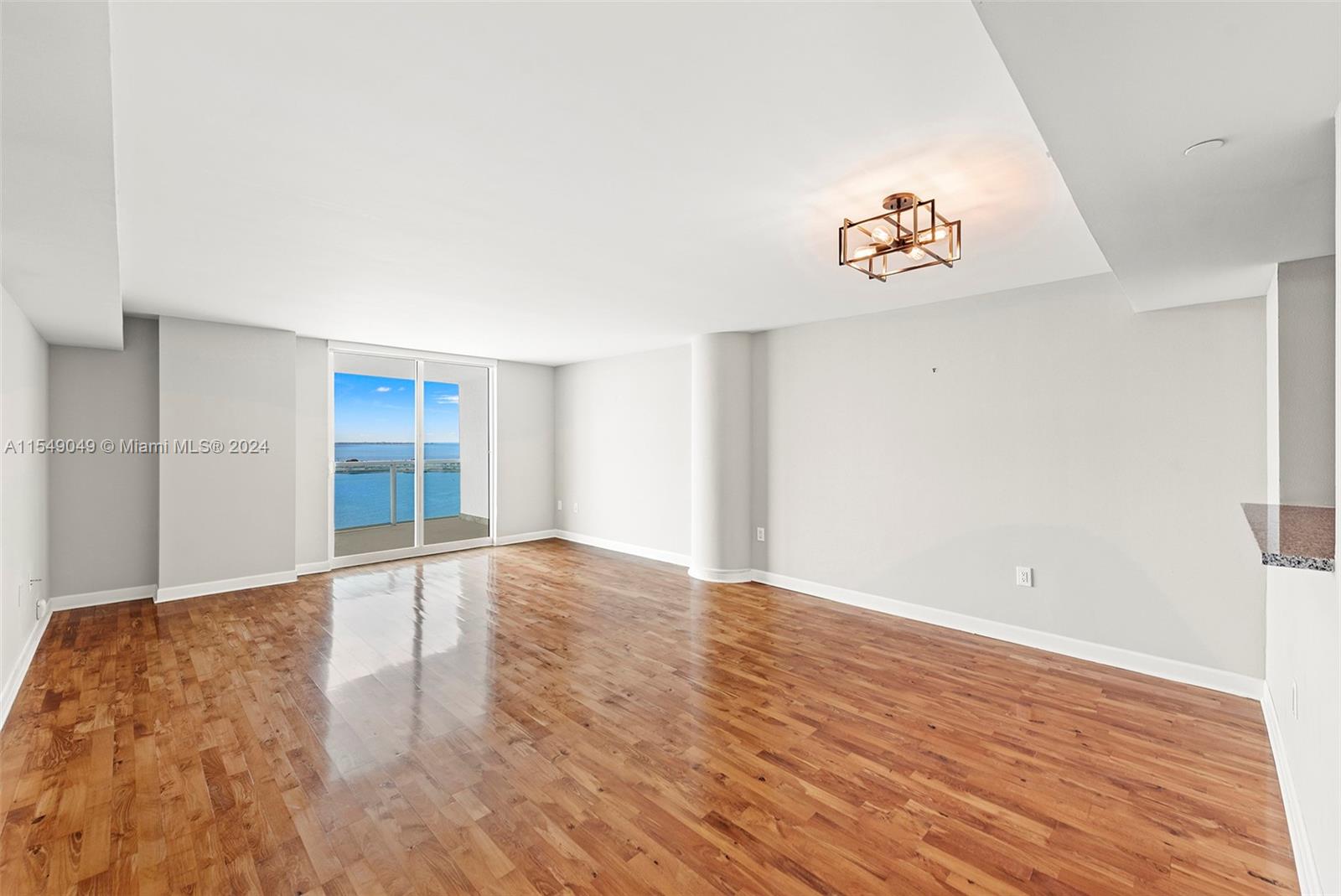 2101 Brickell Ave # 906