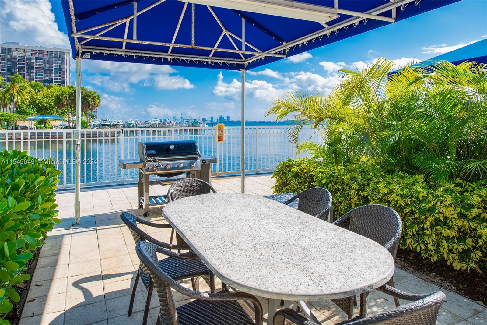 2101 Brickell Ave # 906