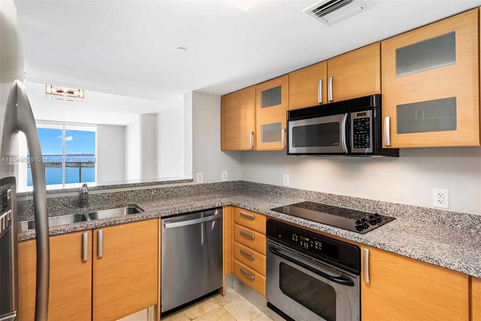 2101 Brickell Ave # 906