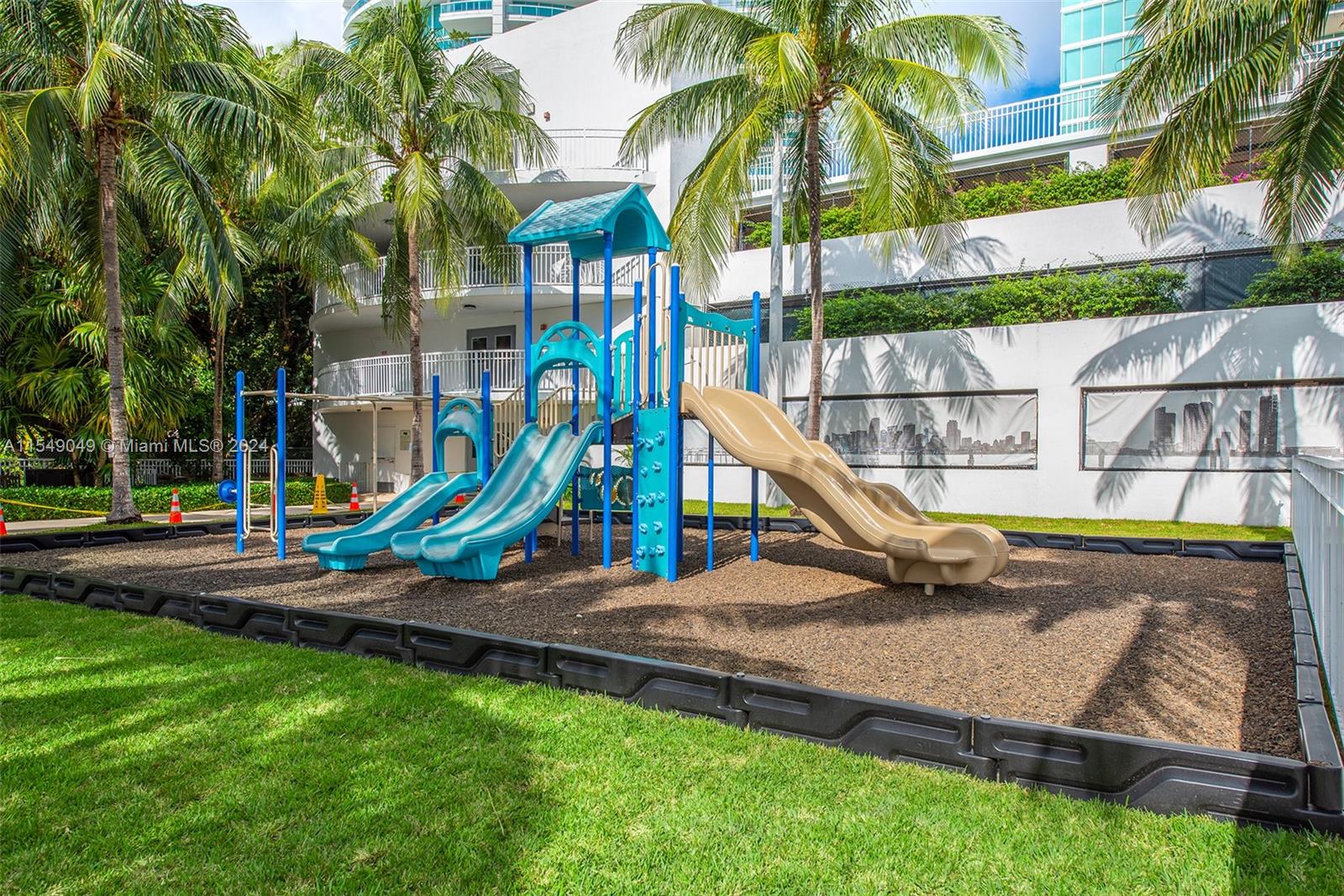 2101 Brickell Ave # 906
