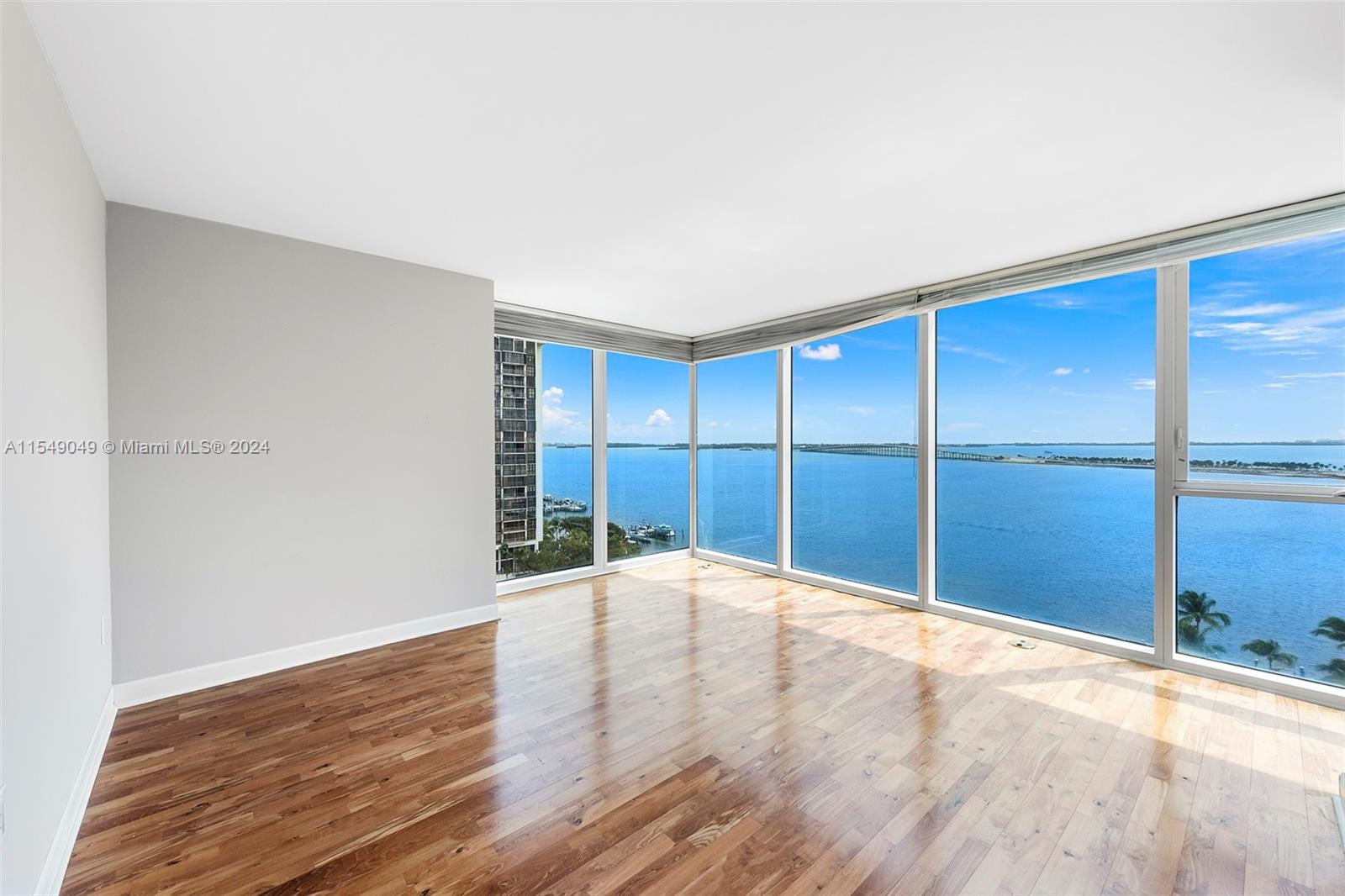 2101 Brickell Ave # 906