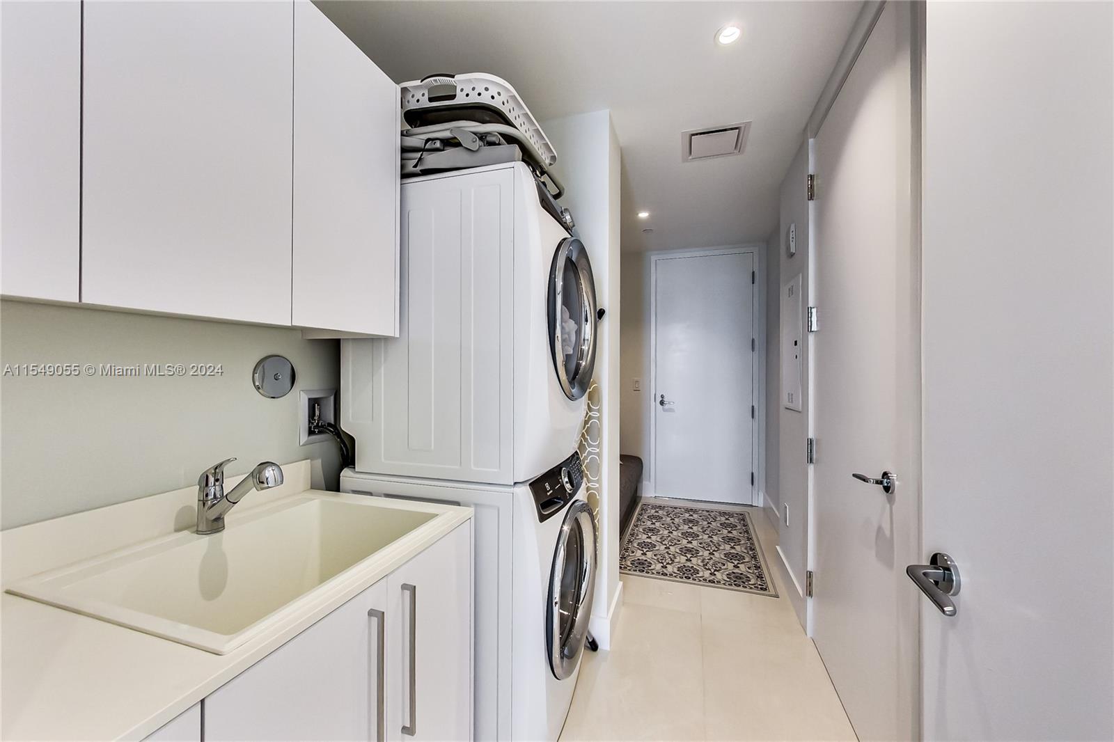 15701 Collins Ave # 2601