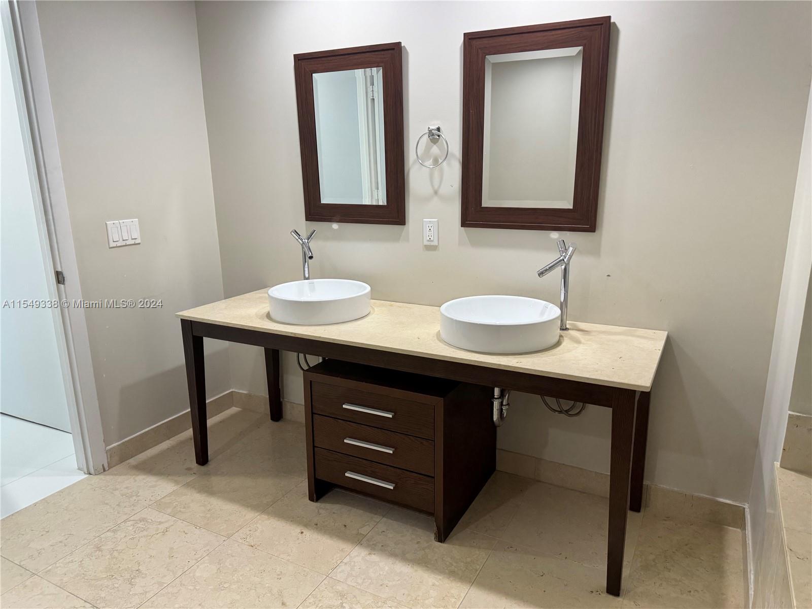 495 Brickell Ave # 3504