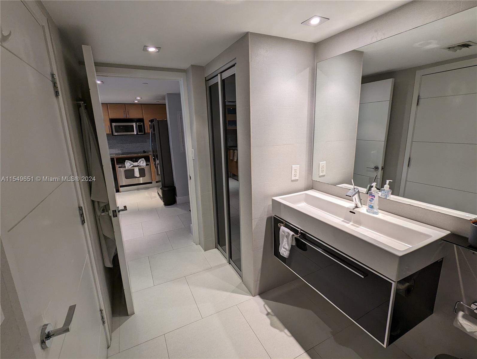 2101 Brickell Ave # 1104