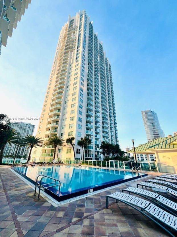 41 SE 5th St # 903