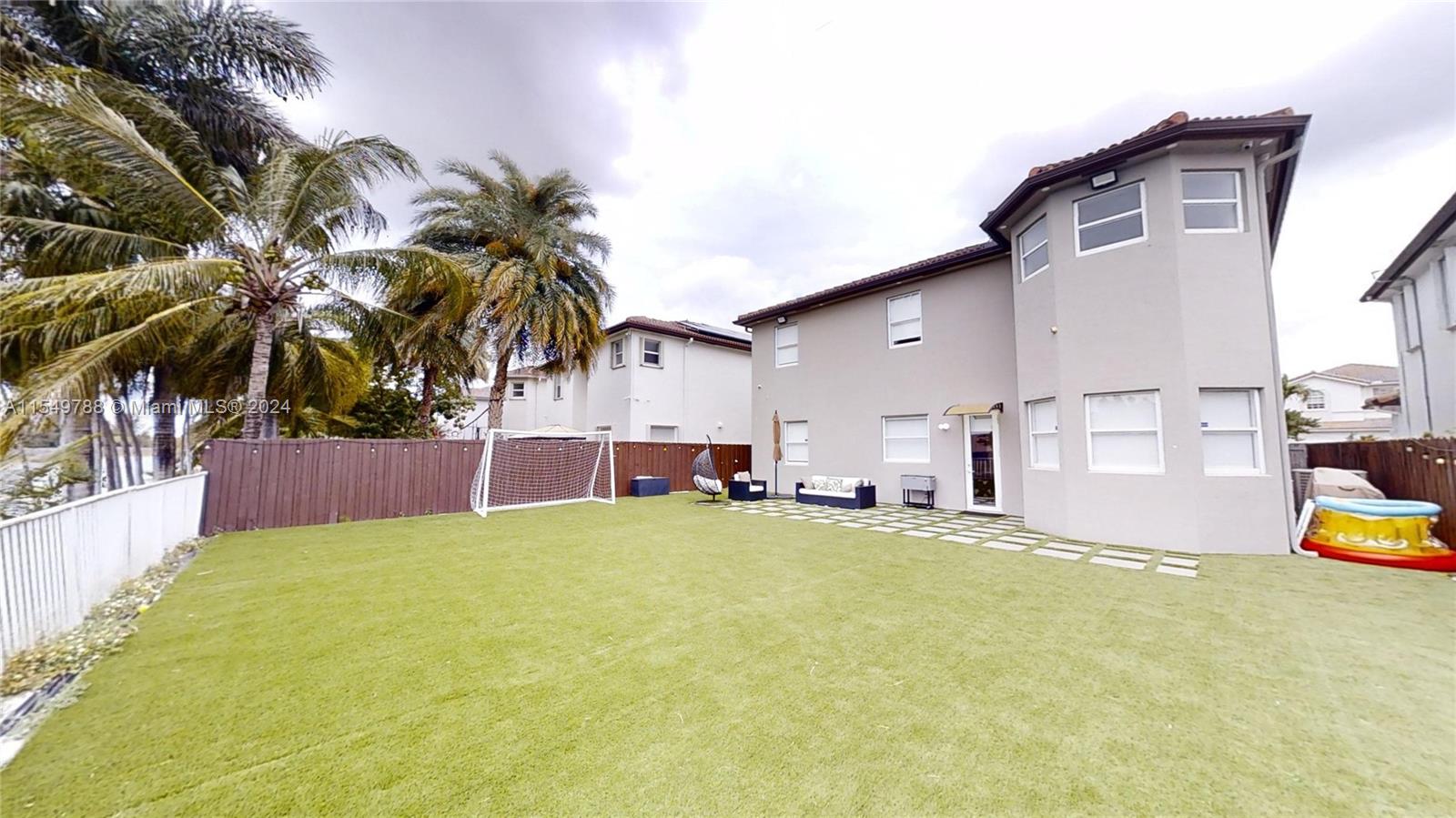 8346 NW 116th Ave