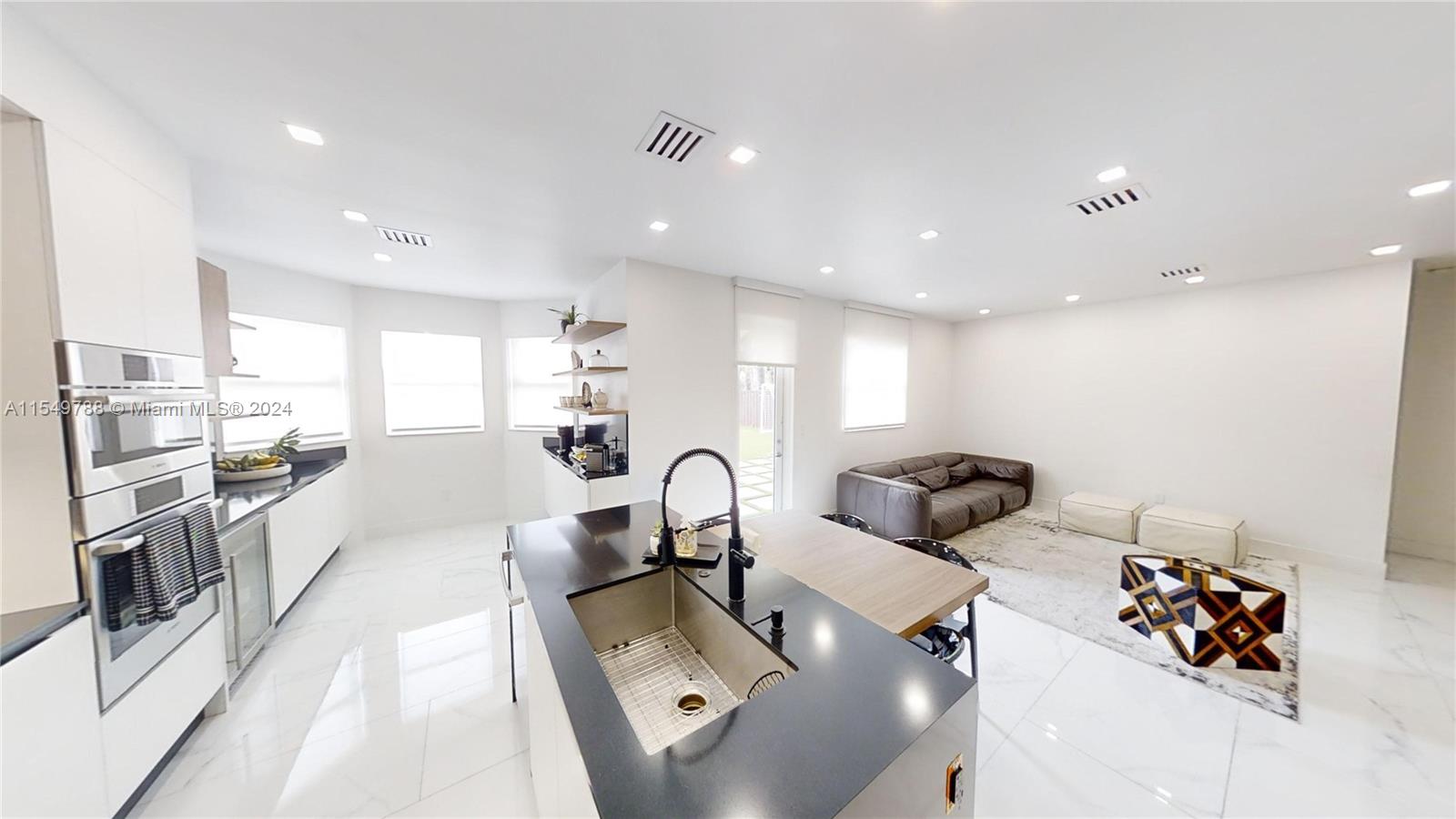 8346 NW 116th Ave