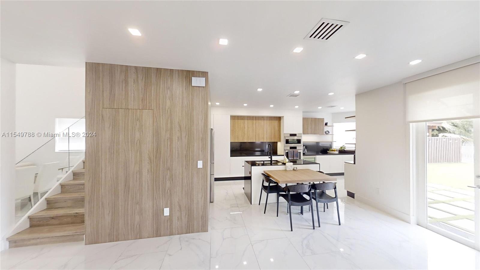 8346 NW 116th Ave