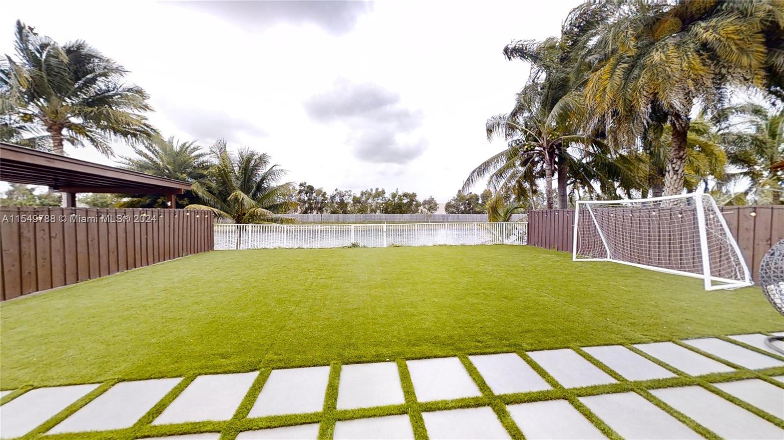 8346 NW 116th Ave