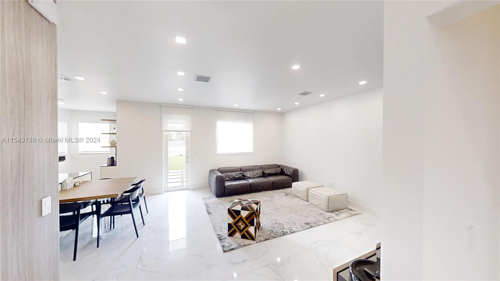 8346 NW 116th Ave