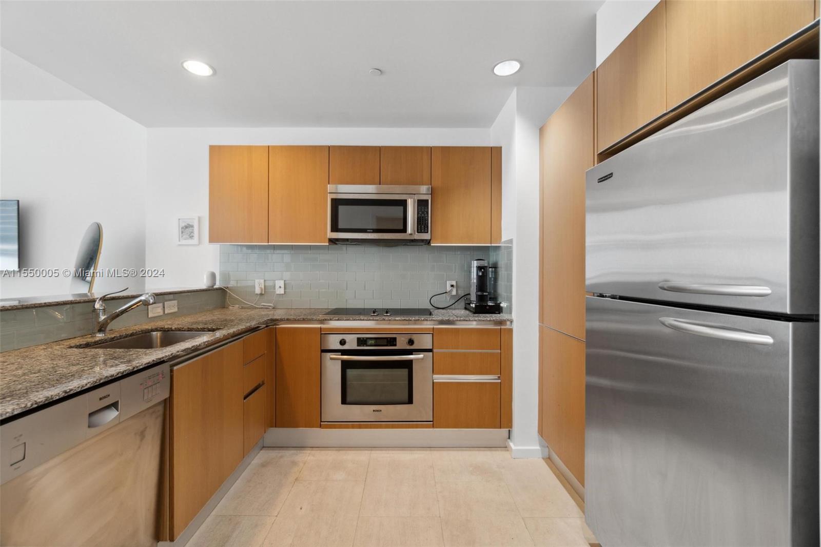 1050 Brickell Ave # 2422