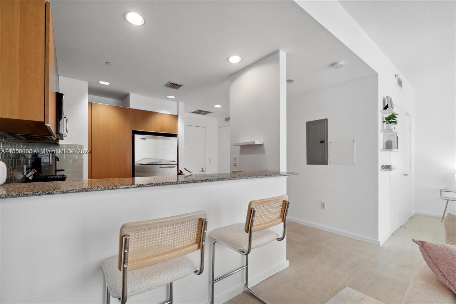 1050 Brickell Ave # 2422