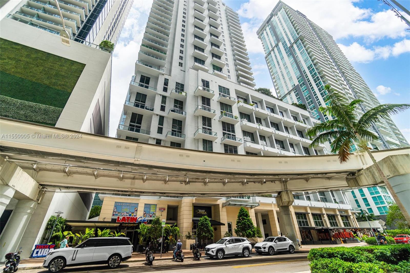 1050 Brickell Ave # 2422