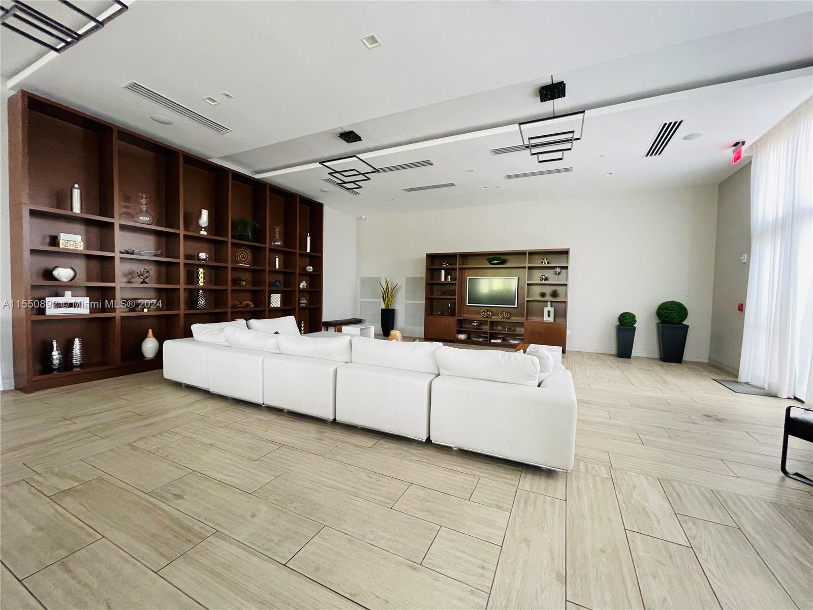 8045 NW 104th Ave # 2