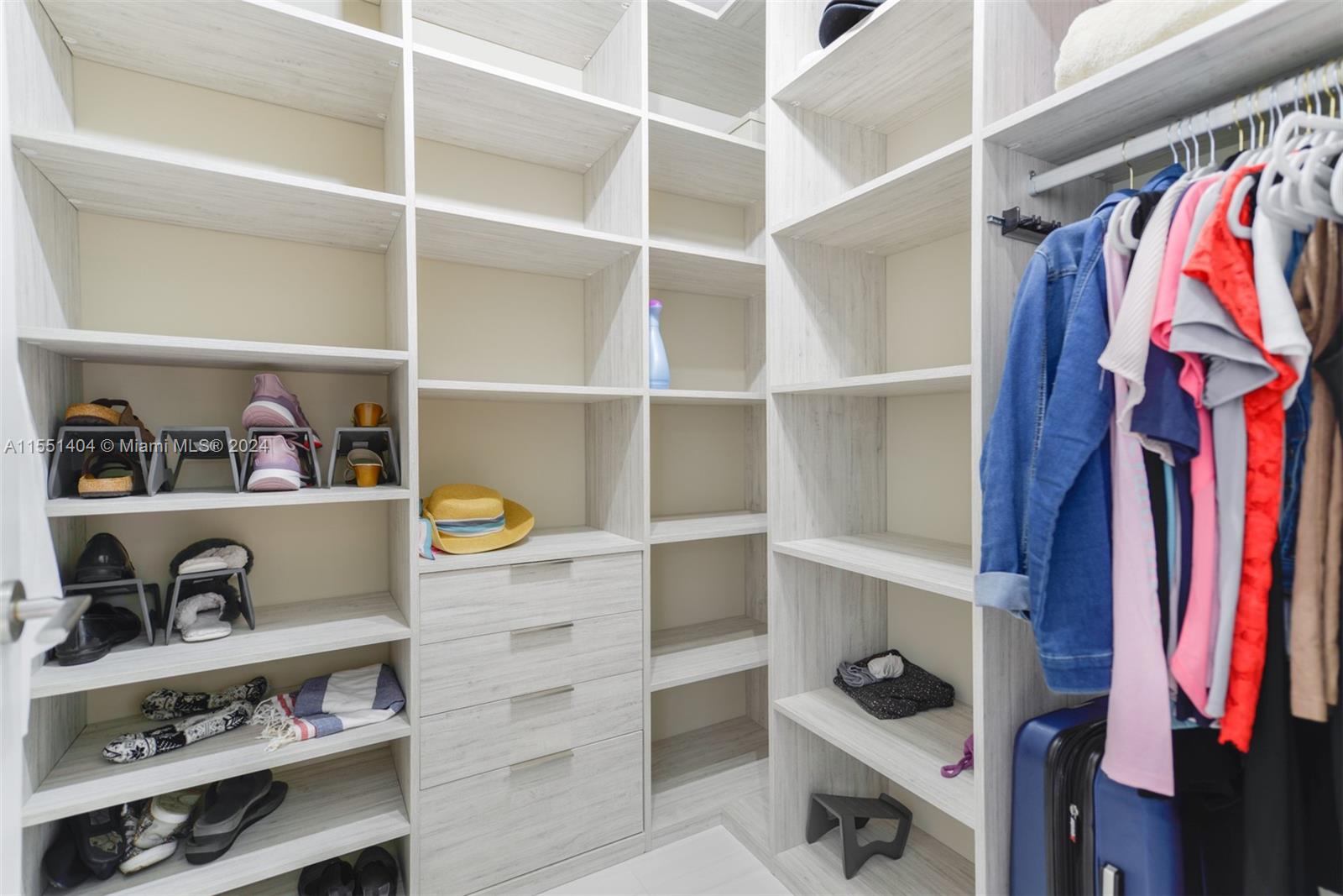 300 Sunny Isles Blvd # 906 Unit: 4-906