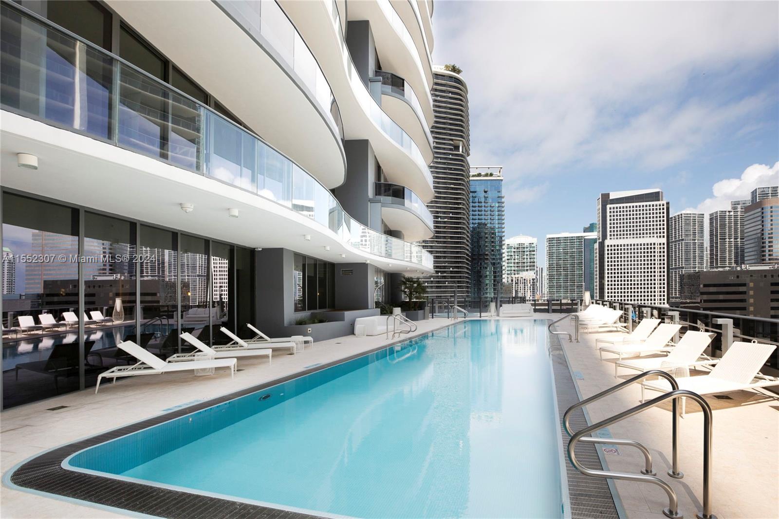 1000 Brickell Plz Unit: PH5703