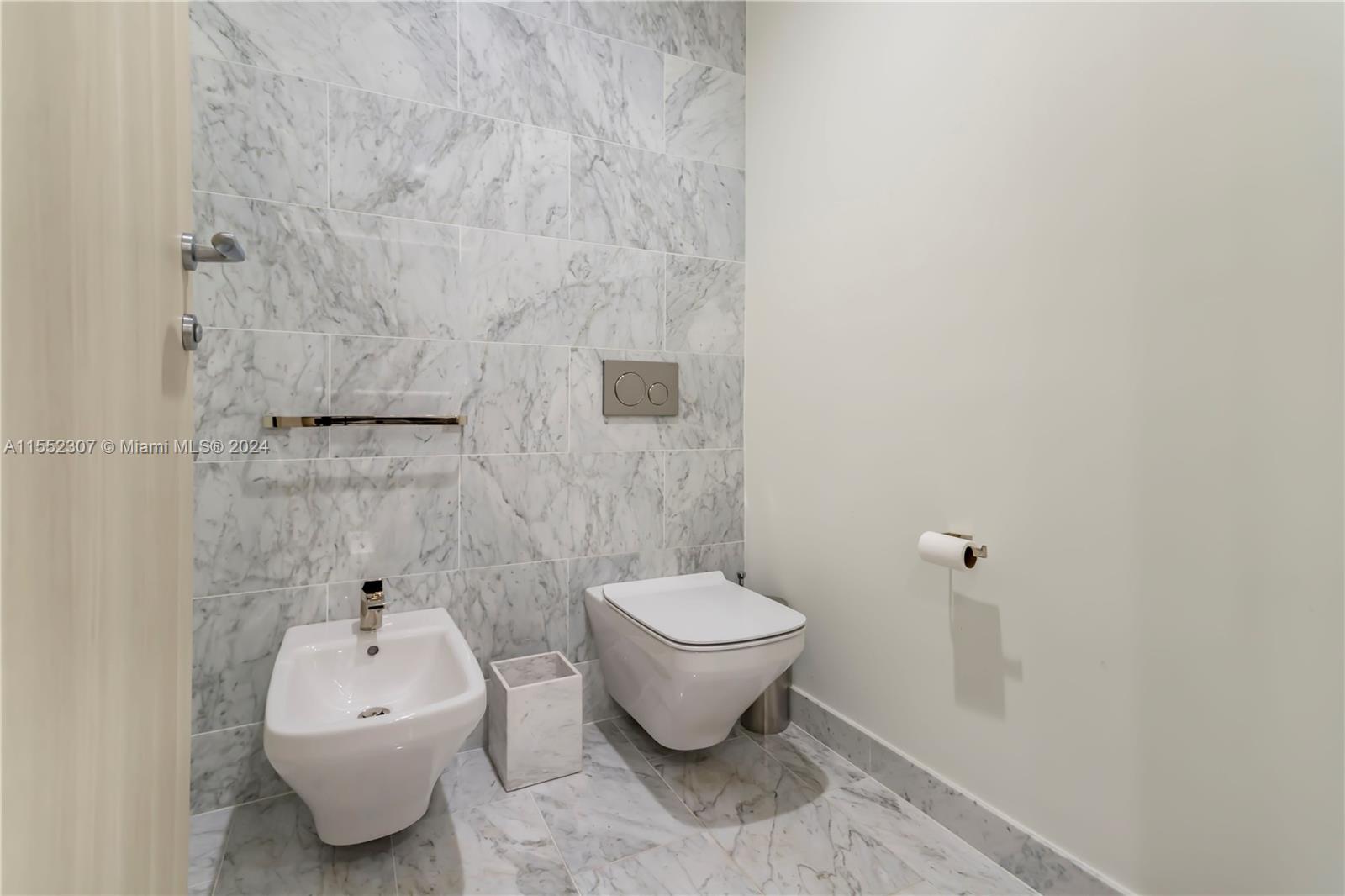 1000 Brickell Plz Unit: PH5703