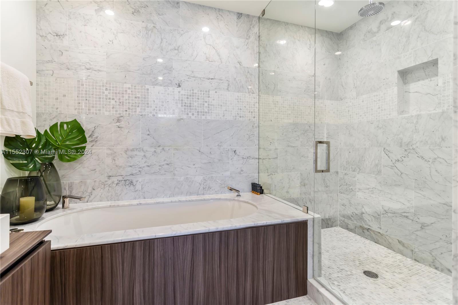 1000 Brickell Plz Unit: PH5703