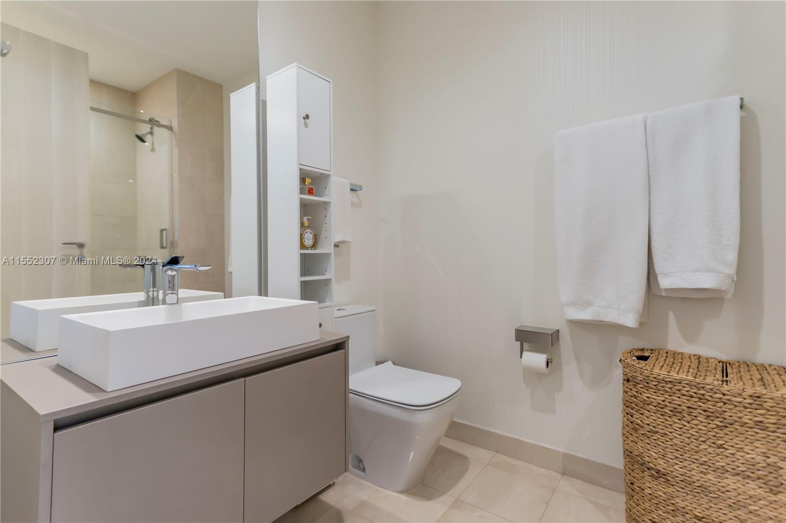 1000 Brickell Plz Unit: PH5703