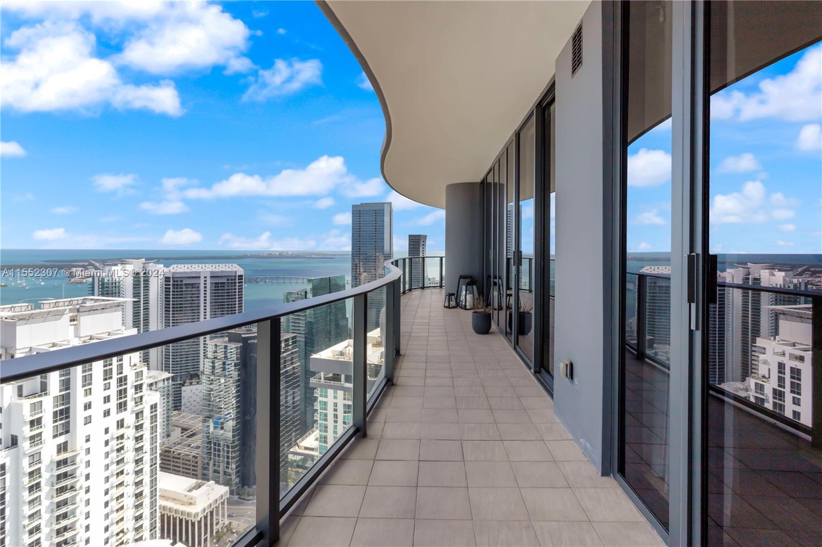 1000 Brickell Plz Unit: PH5703