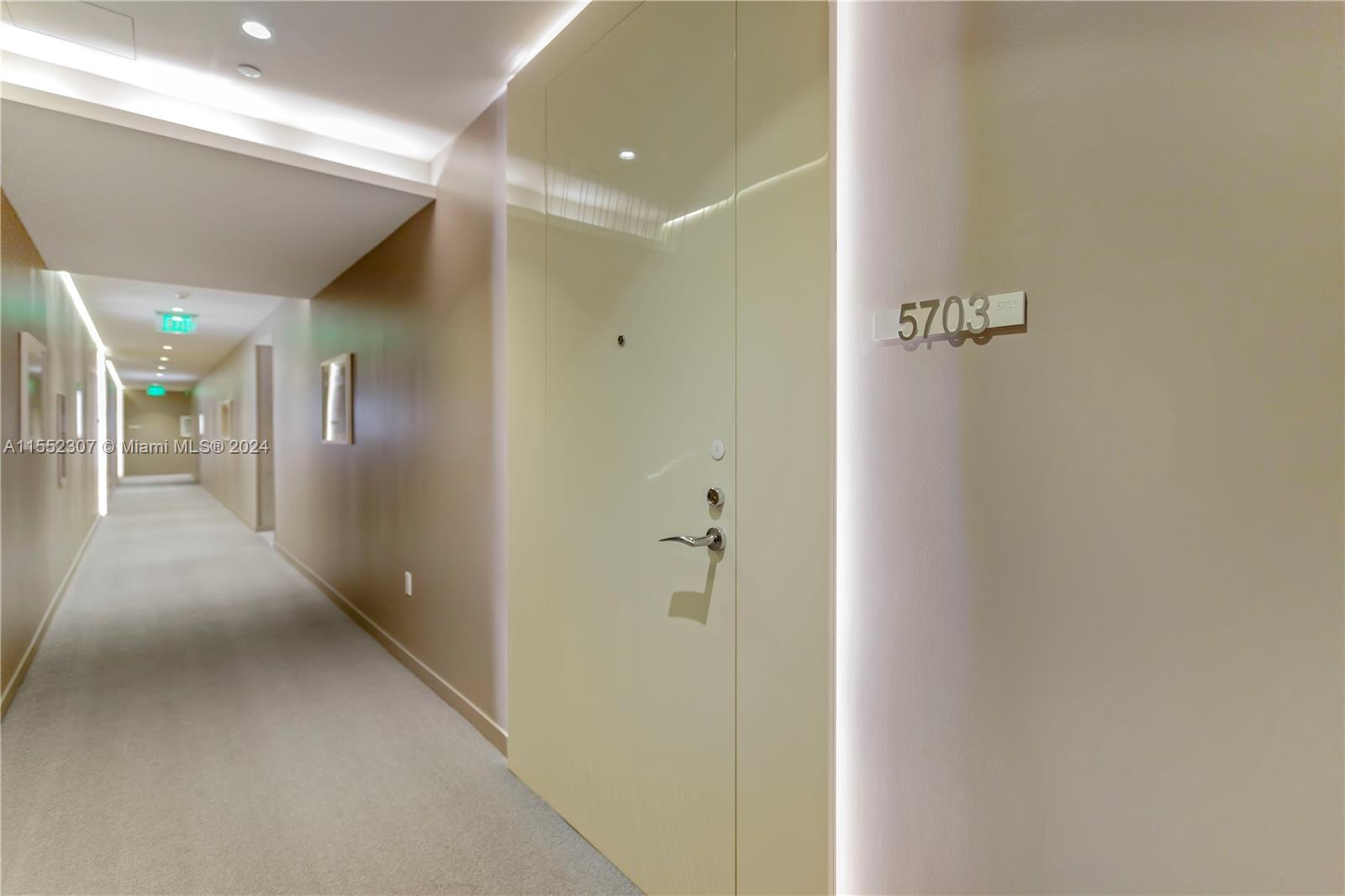 1000 Brickell Plz Unit: PH5703