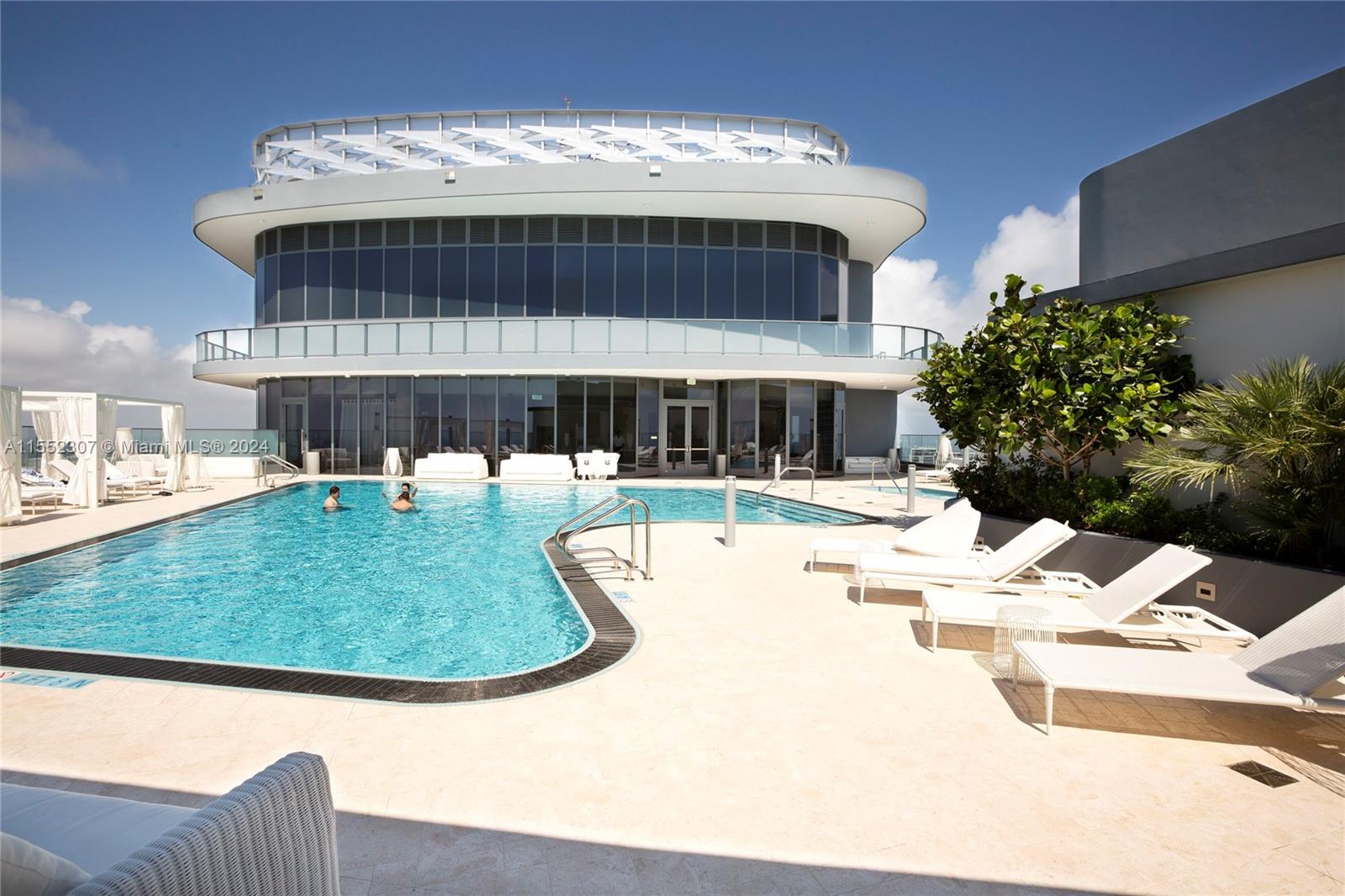 1000 Brickell Plz Unit: PH5703