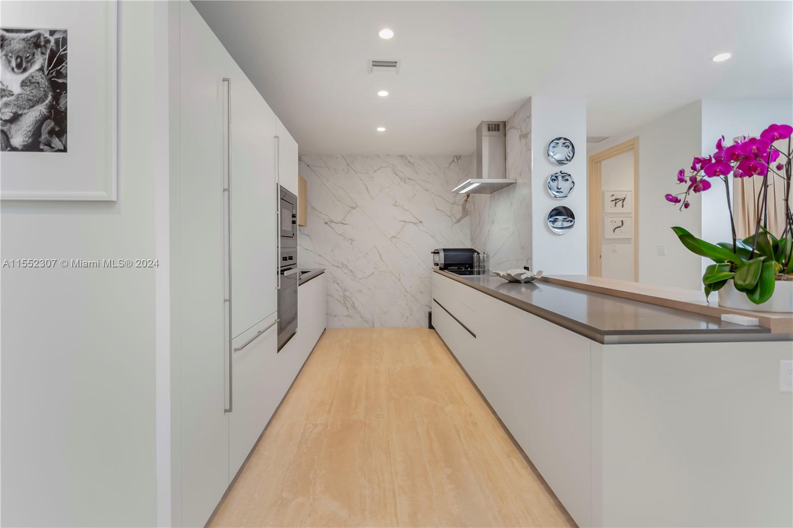 1000 Brickell Plz Unit: PH5703