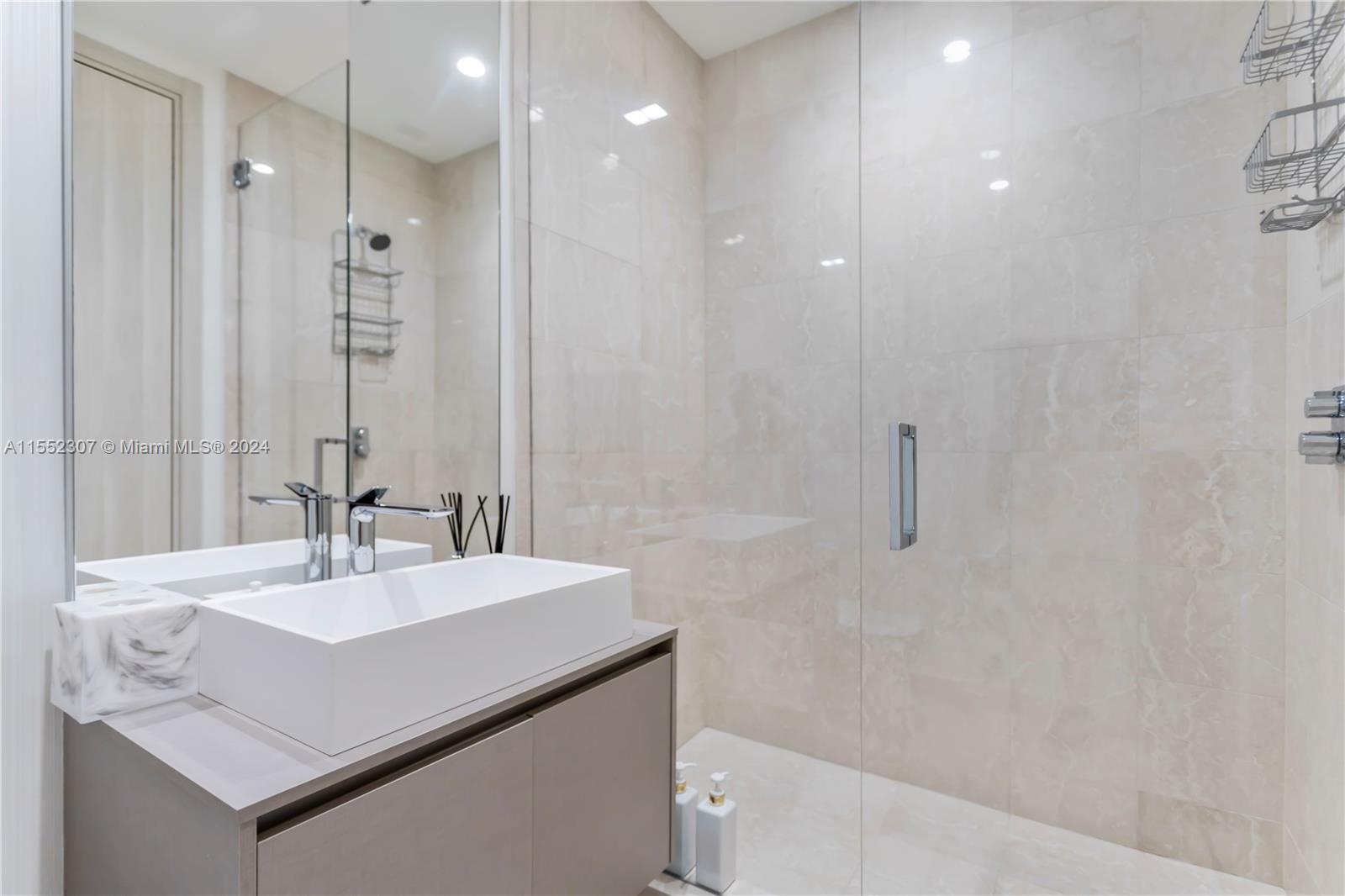 1000 Brickell Plz Unit: PH5703