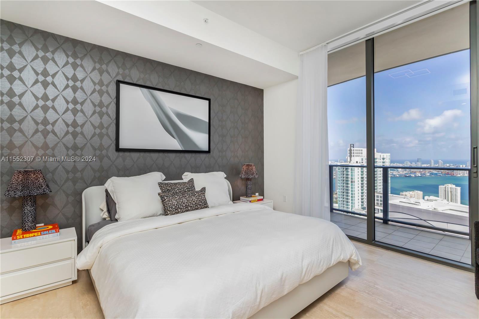1000 Brickell Plz Unit: PH5703