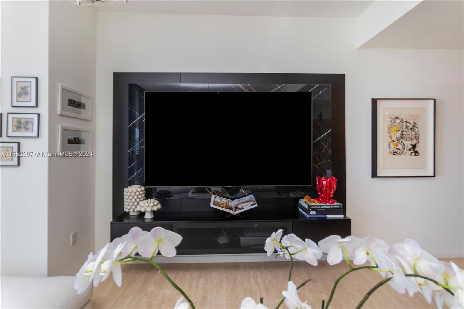 1000 Brickell Plz Unit: PH5703