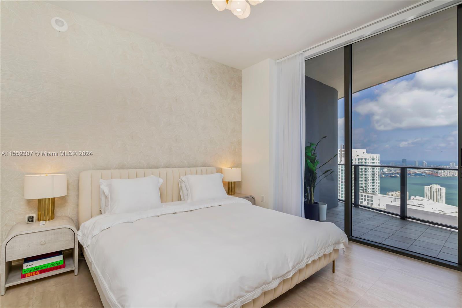 1000 Brickell Plz Unit: PH5703