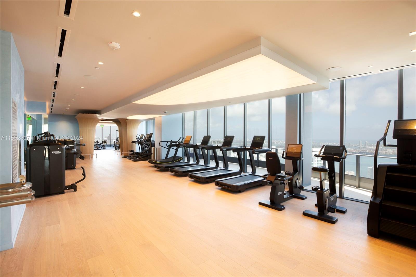 1000 Brickell Plz Unit: PH5703