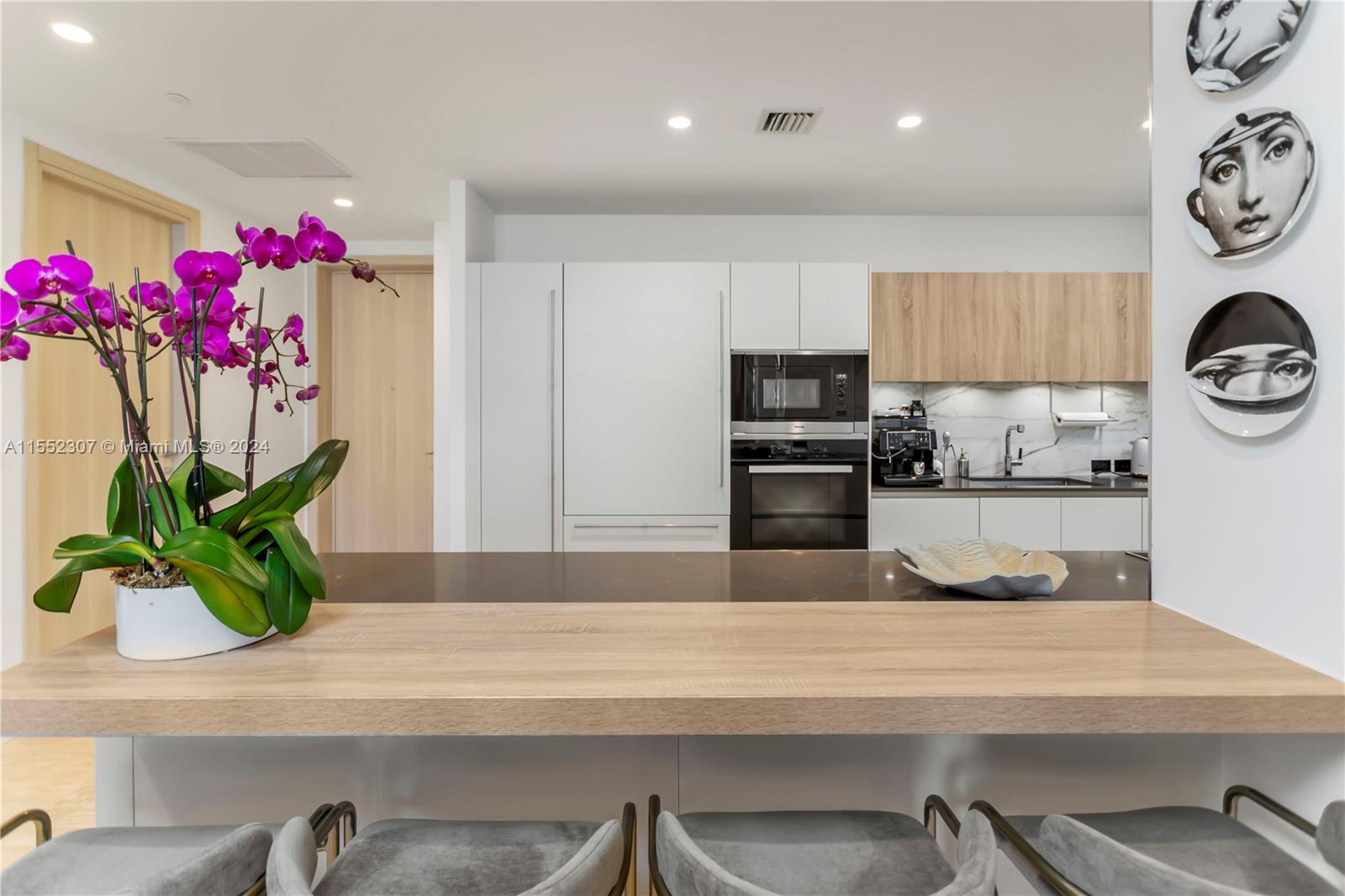 1000 Brickell Plz Unit: PH5703