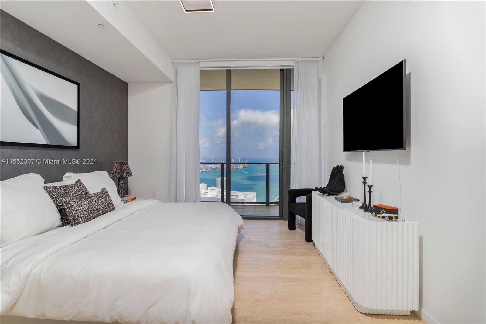 1000 Brickell Plz Unit: PH5703