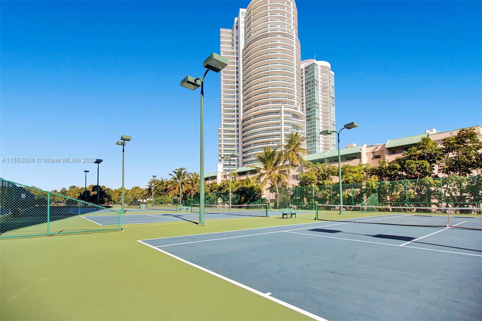 2333 Brickell Ave Unit: PH208