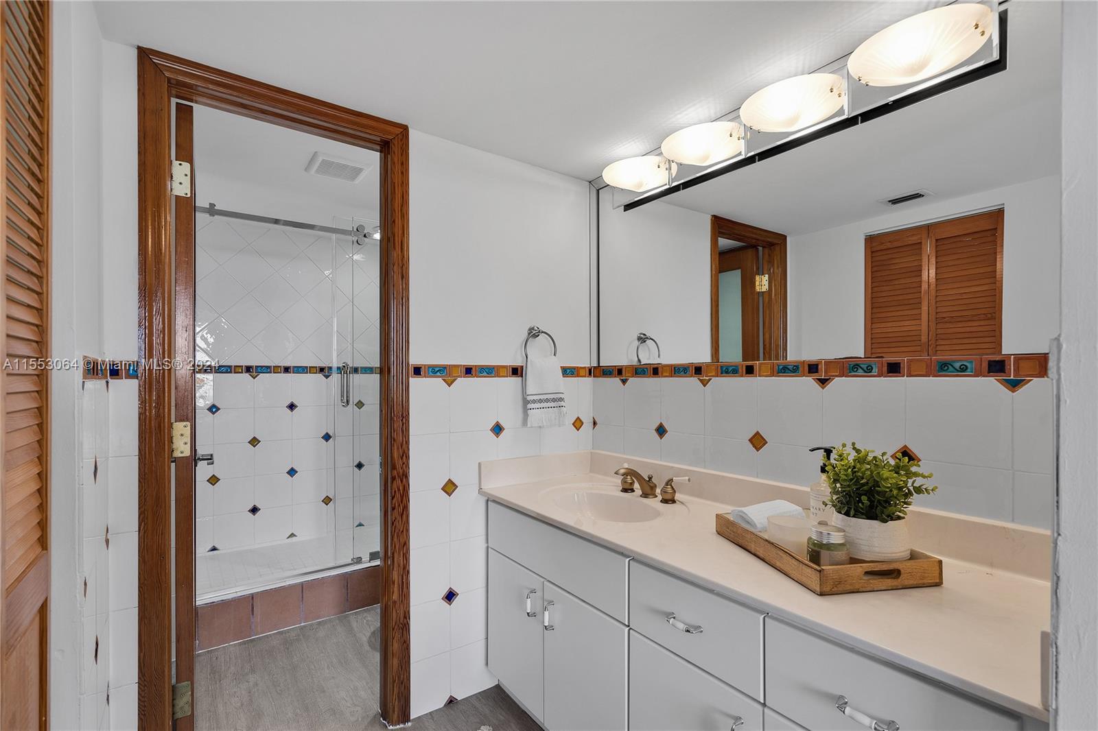 2333 Brickell Ave Unit: PH208