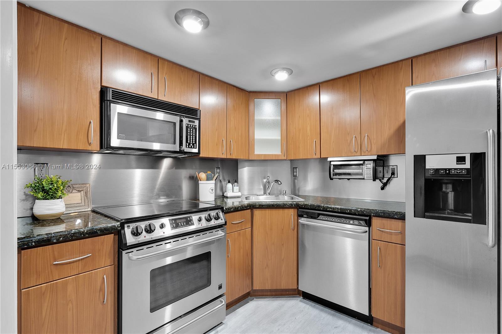 2333 Brickell Ave Unit: PH208