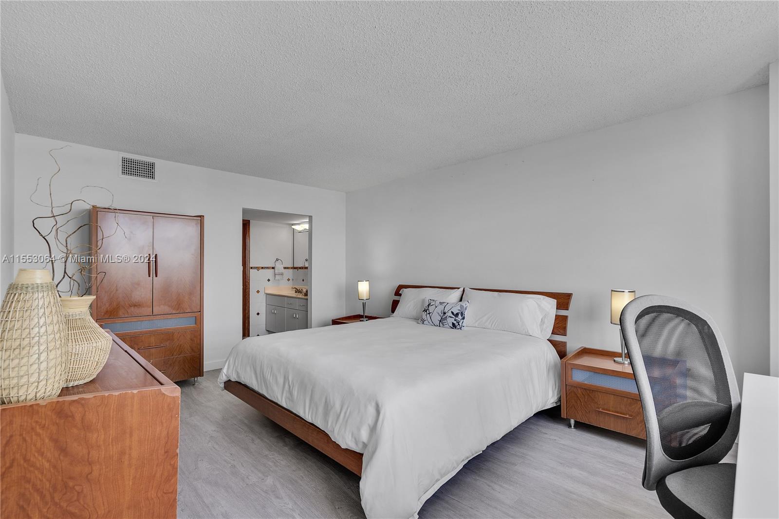 2333 Brickell Ave Unit: PH208