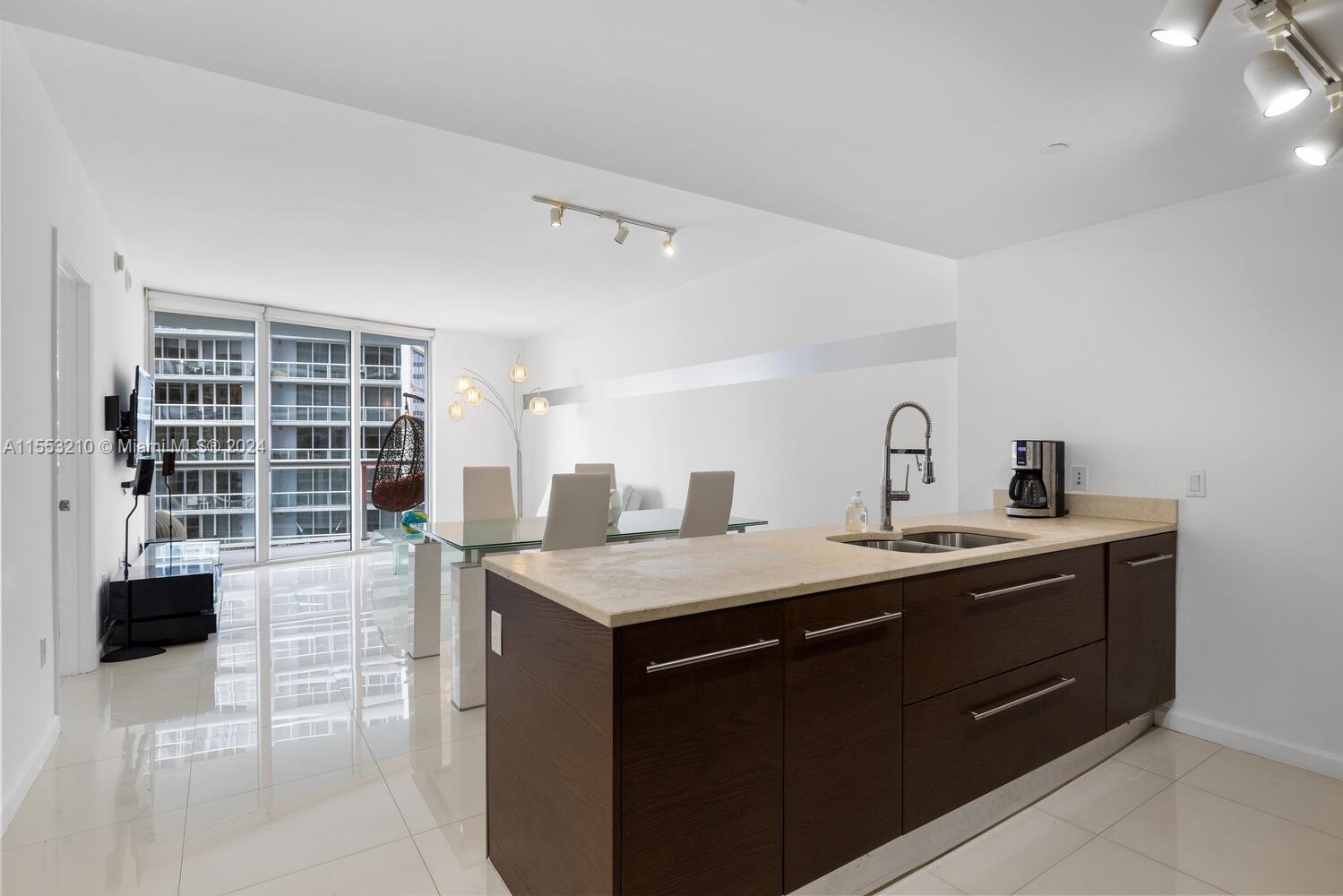 475 Brickell Ave # 2611
