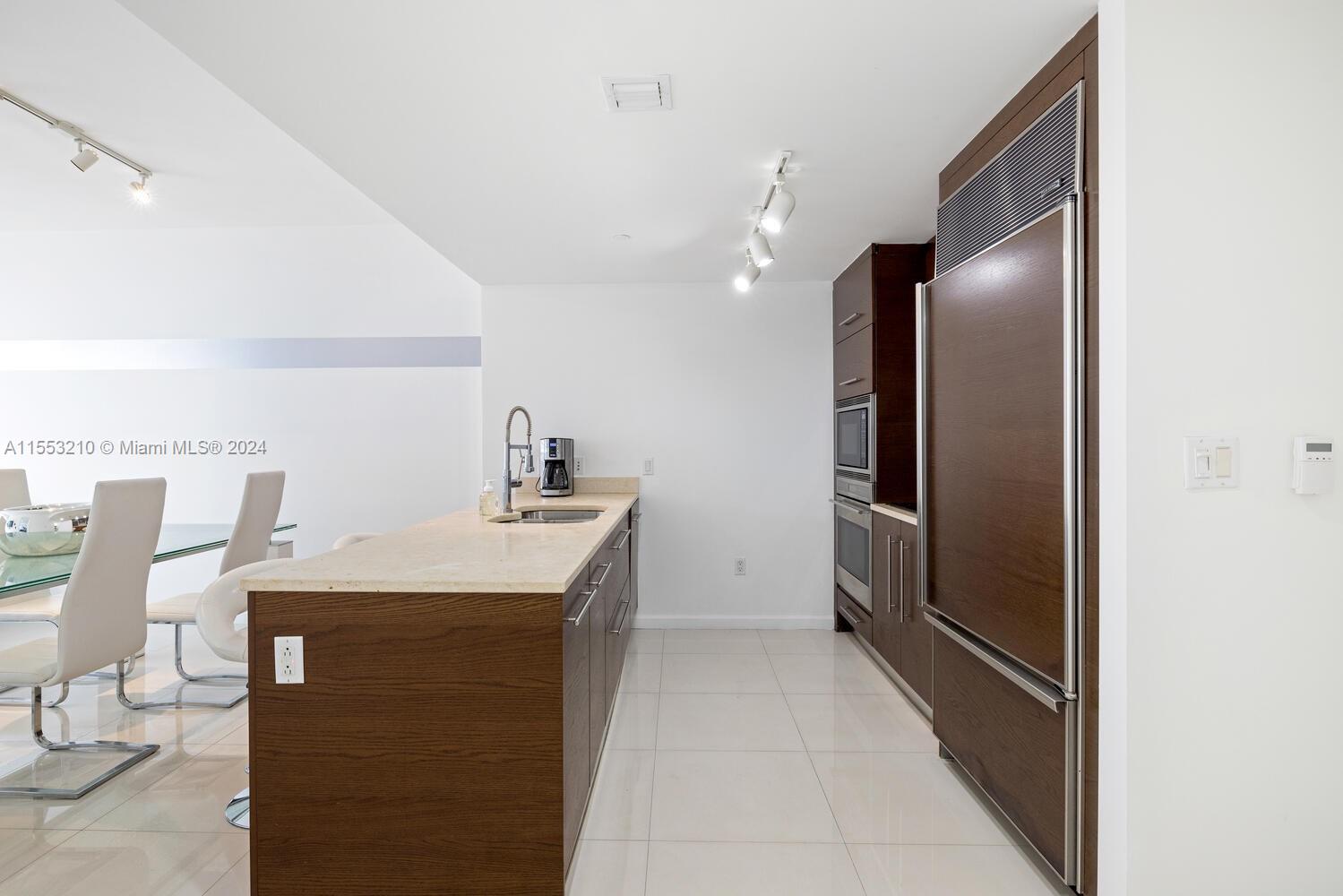 475 Brickell Ave # 2611