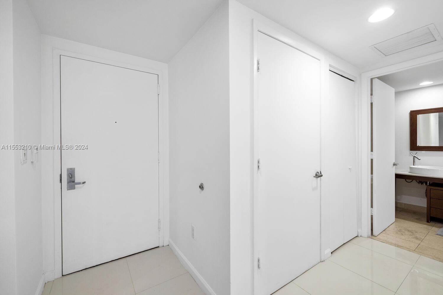 475 Brickell Ave # 2611