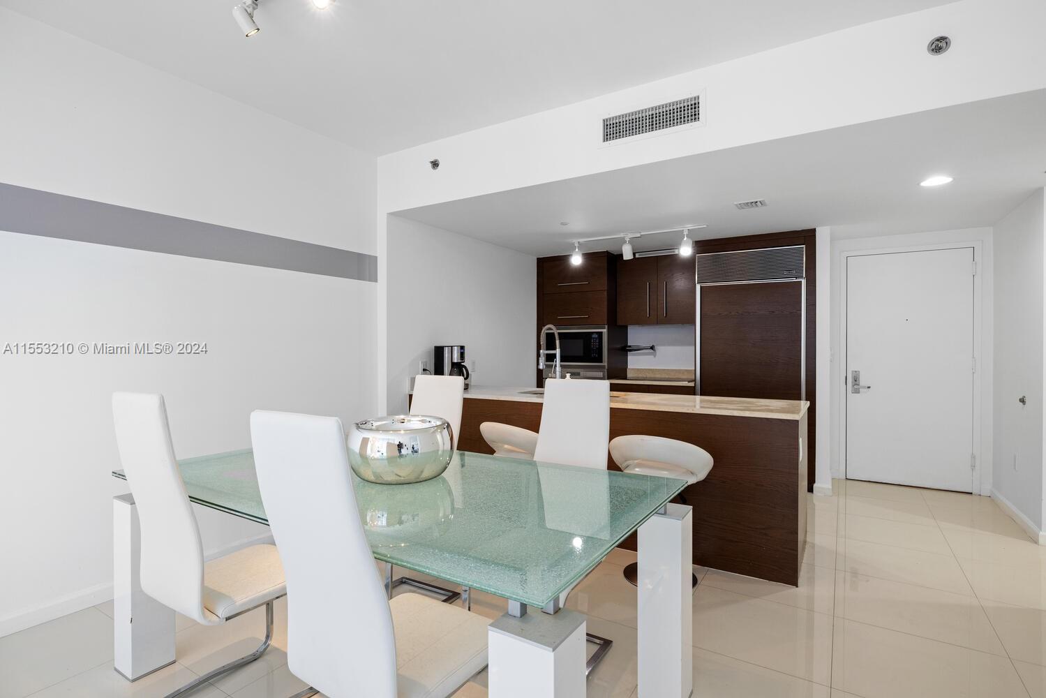 475 Brickell Ave # 2611