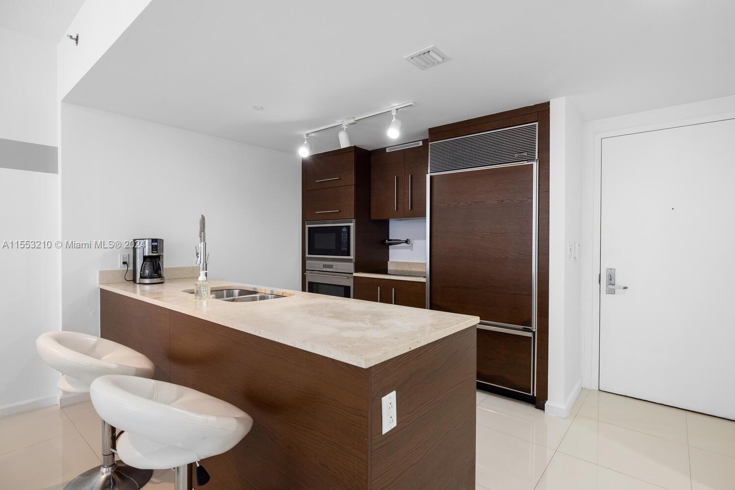 475 Brickell Ave # 2611