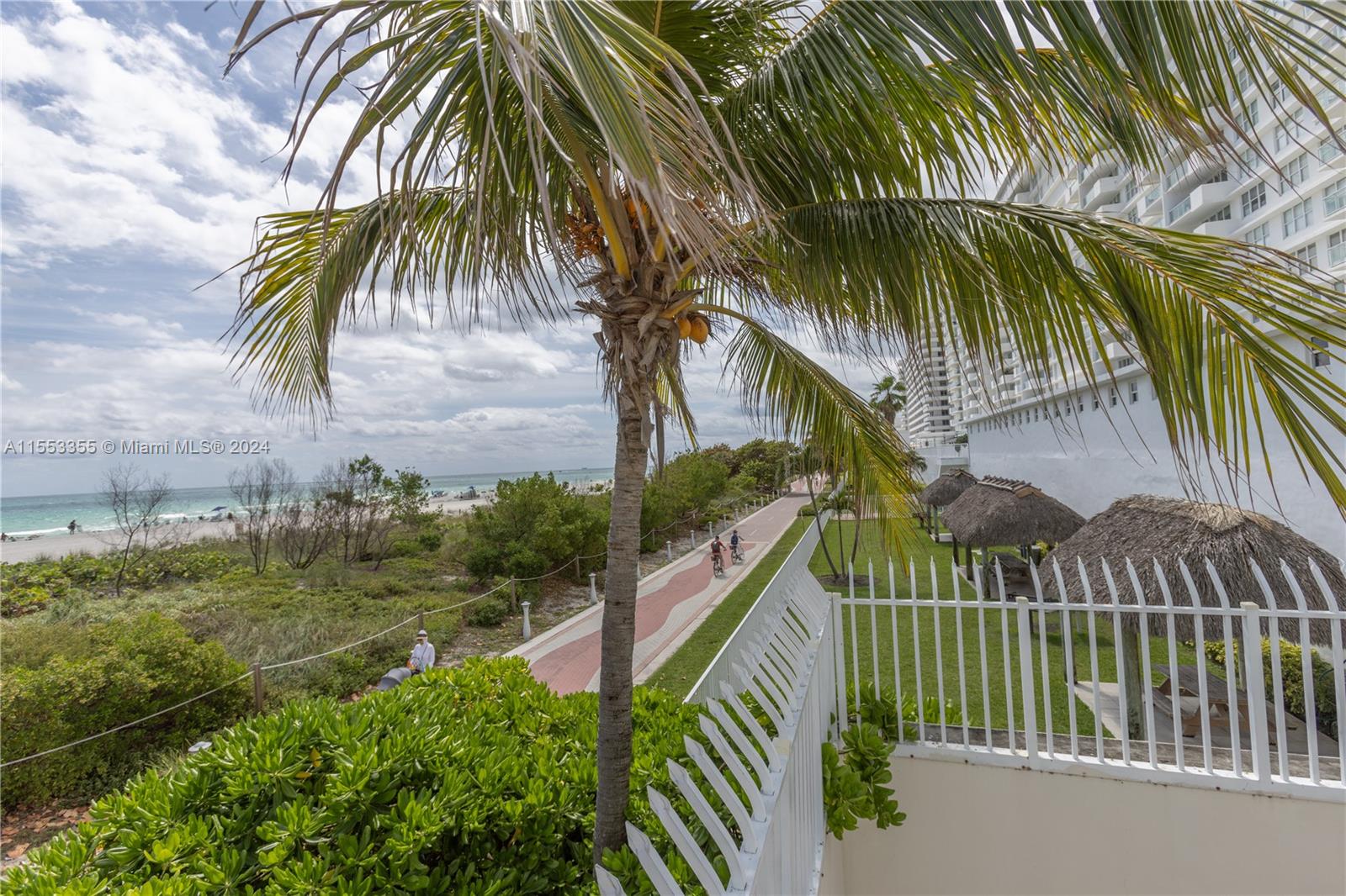 5701 Collins Ave # 906