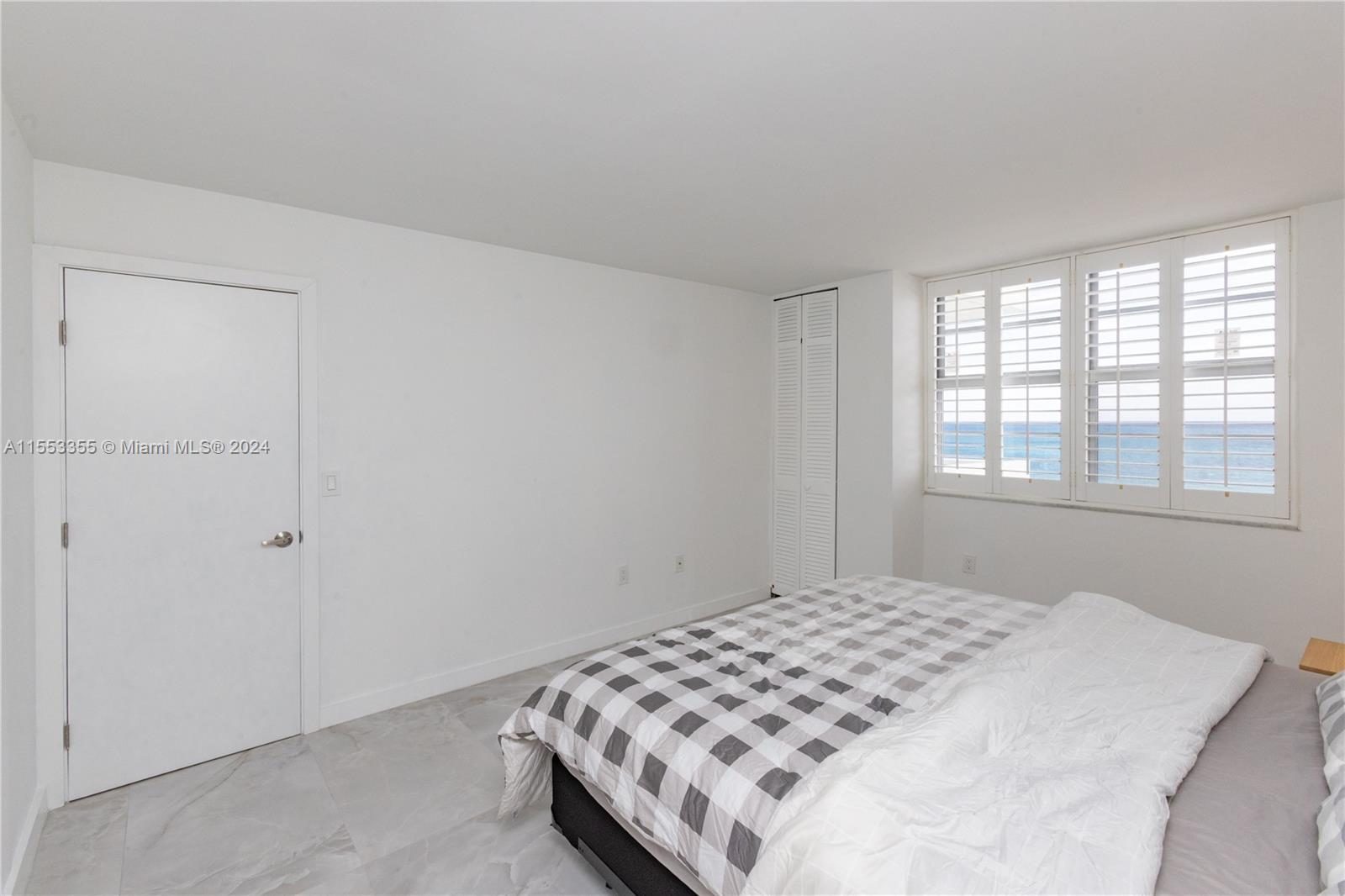 5701 Collins Ave # 906